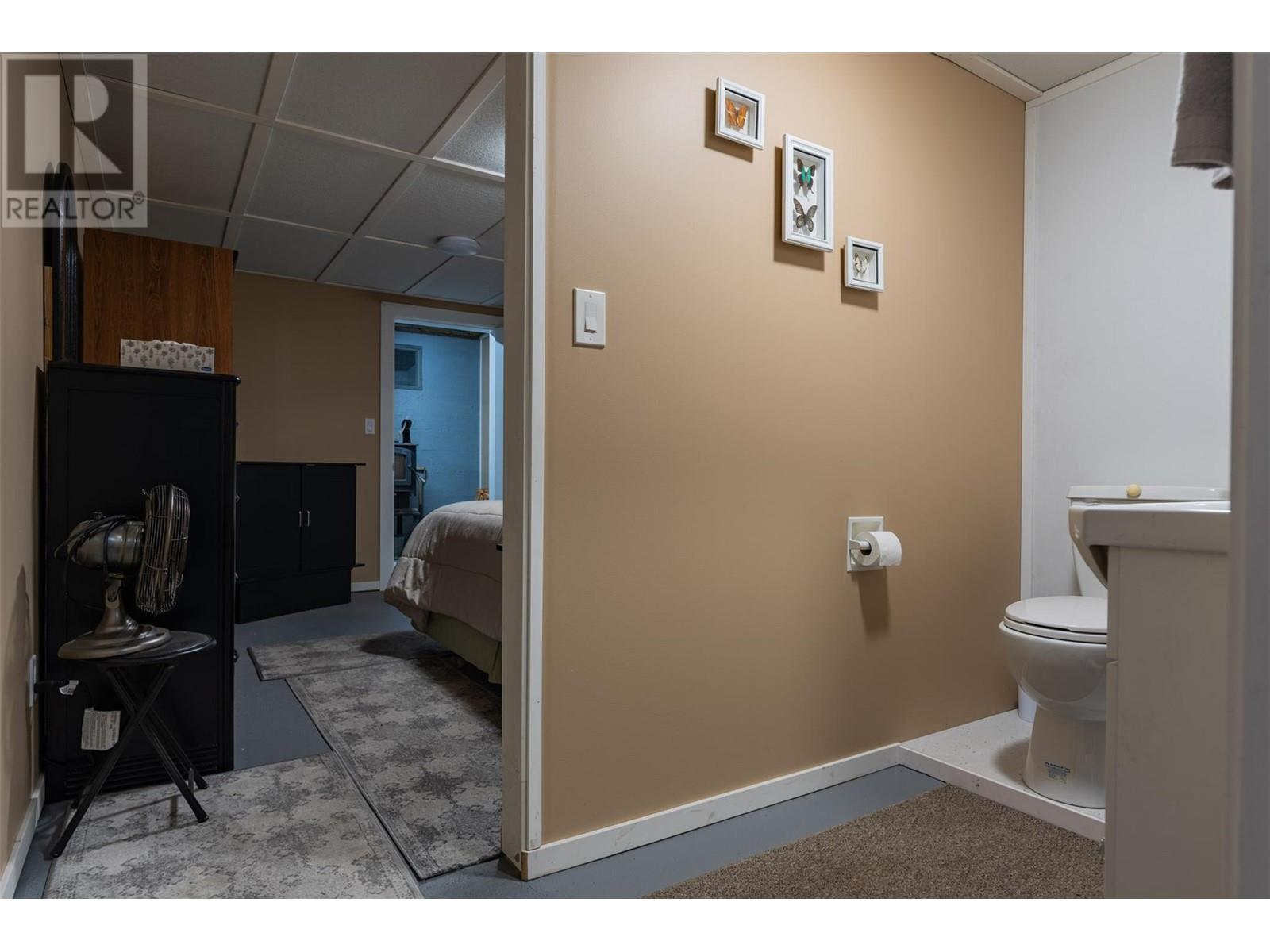 2060 Casino Road, Trail, British Columbia  V1R 4X3 - Photo 34 - 10349408