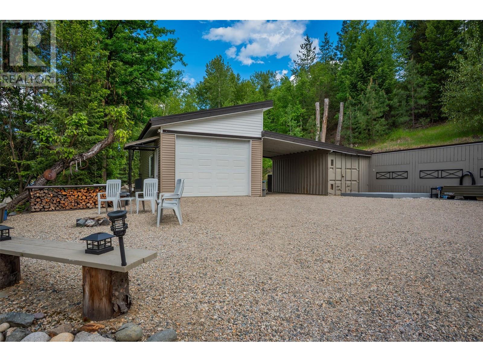 2060 Casino Road, Trail, British Columbia  V1R 4X3 - Photo 39 - 10349408