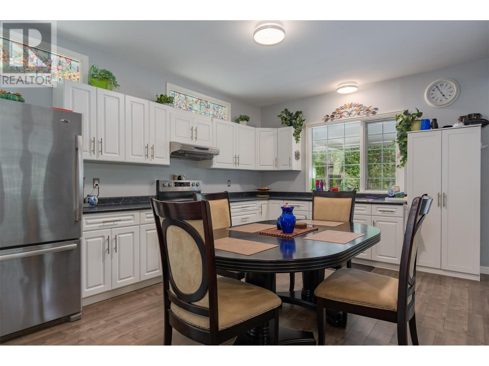2060 Casino Road, Trail, British Columbia  V1R 4X3 - Photo 4 - 10349408