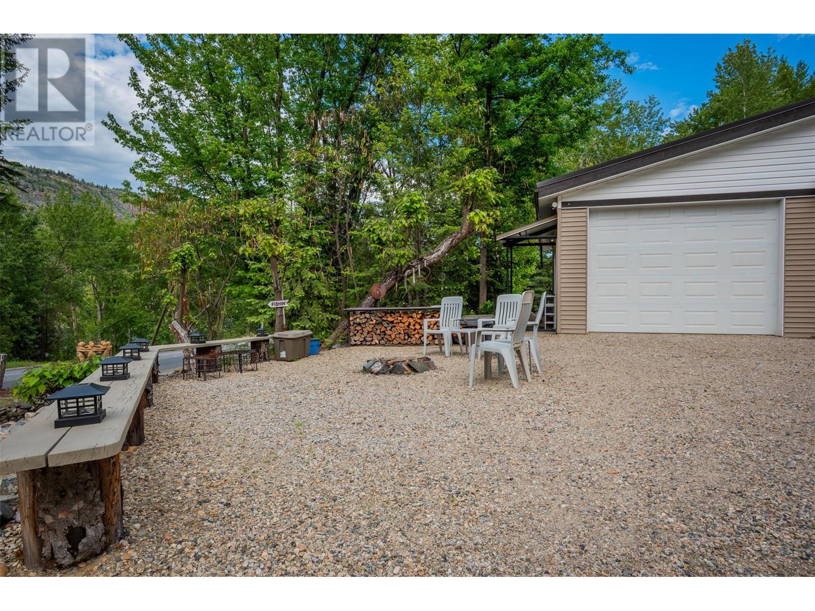 2060 Casino Road, Trail, British Columbia  V1R 4X3 - Photo 41 - 10349408