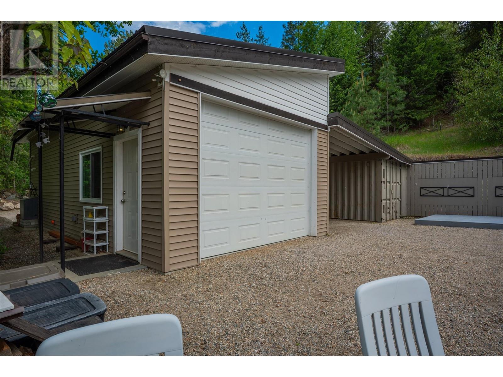 2060 Casino Road, Trail, British Columbia  V1R 4X3 - Photo 43 - 10349408