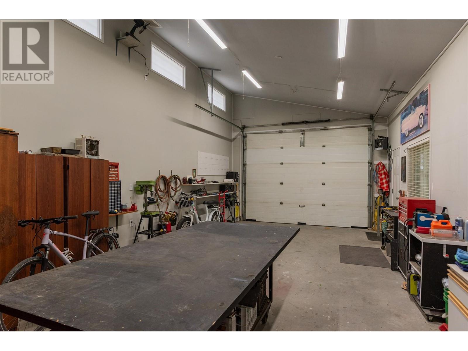 2060 Casino Road, Trail, British Columbia  V1R 4X3 - Photo 47 - 10349408