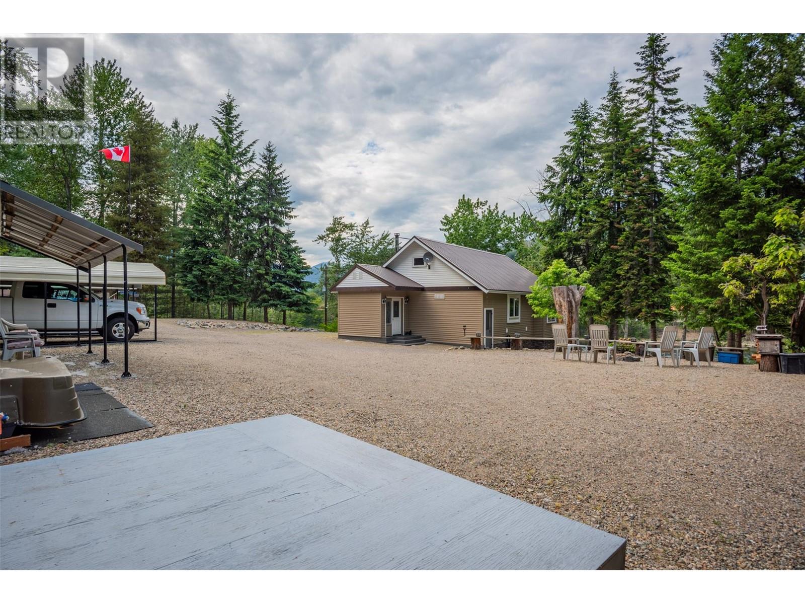 2060 Casino Road, Trail, British Columbia  V1R 4X3 - Photo 50 - 10349408