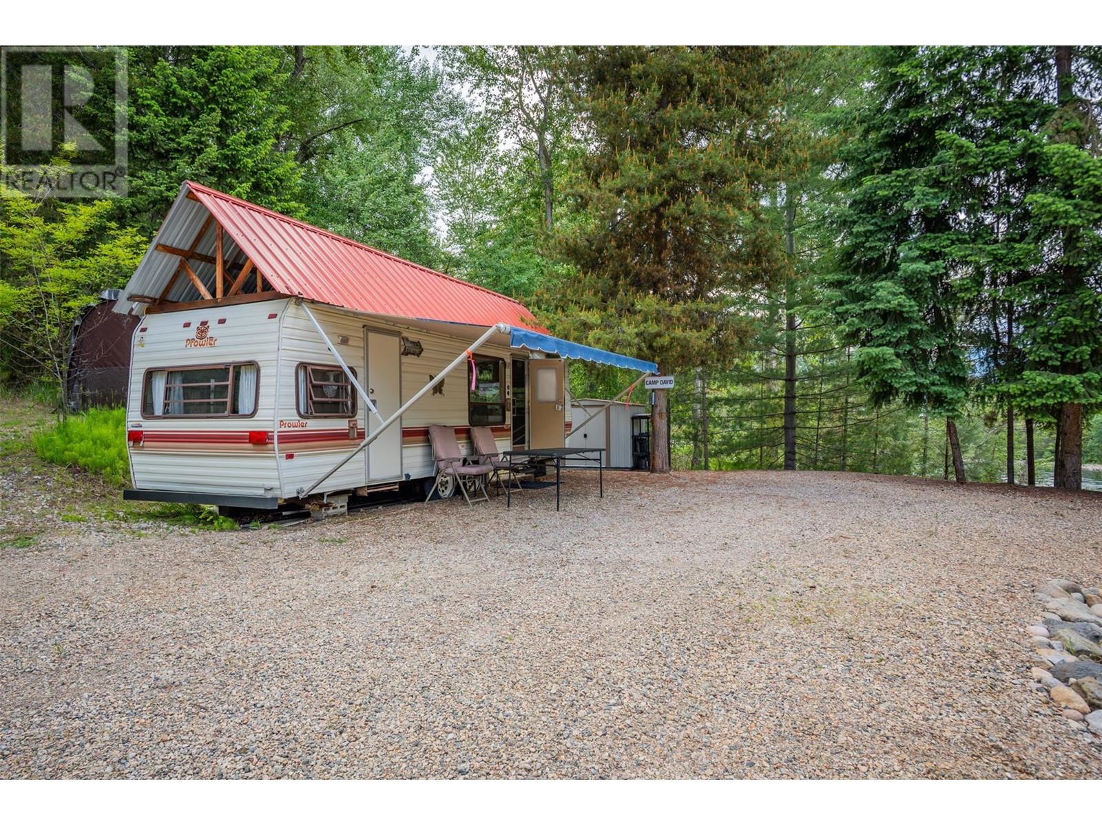 2060 Casino Road, Trail, British Columbia  V1R 4X3 - Photo 53 - 10349408