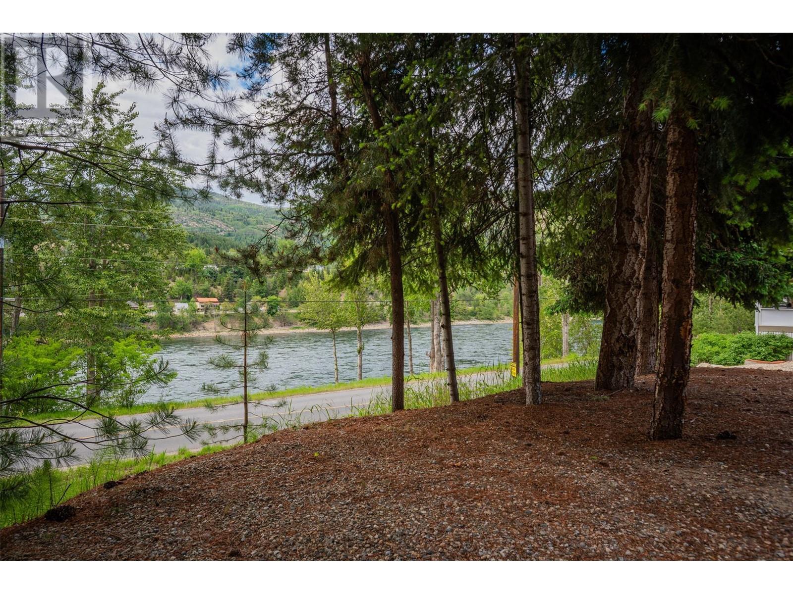 2060 Casino Road, Trail, British Columbia  V1R 4X3 - Photo 55 - 10349408