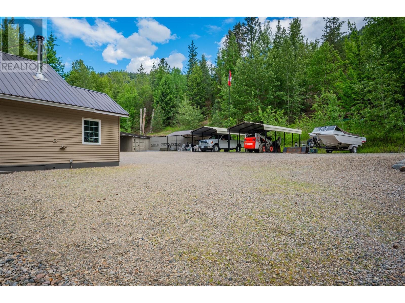2060 Casino Road, Trail, British Columbia  V1R 4X3 - Photo 57 - 10349408