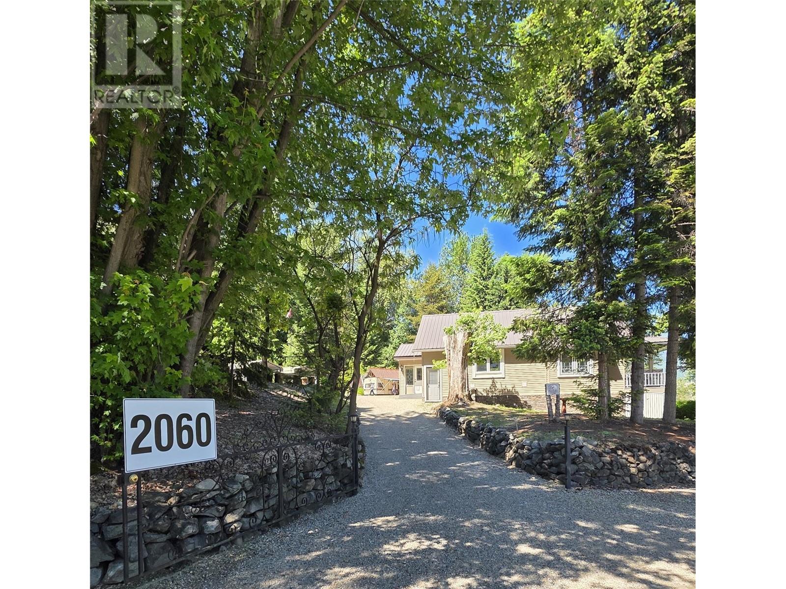2060 Casino Road, Trail, British Columbia  V1R 4X3 - Photo 77 - 10349408
