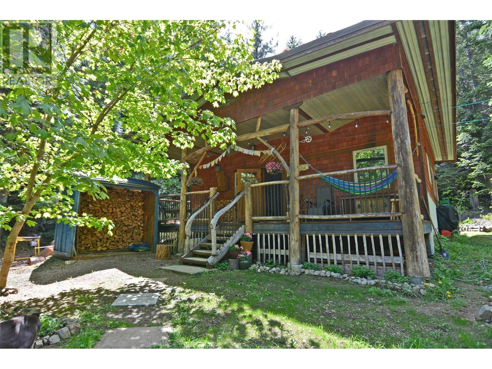 6610 6 Highway, Ymir, British Columbia  V0G 2K0 - Photo 14 - 10349047