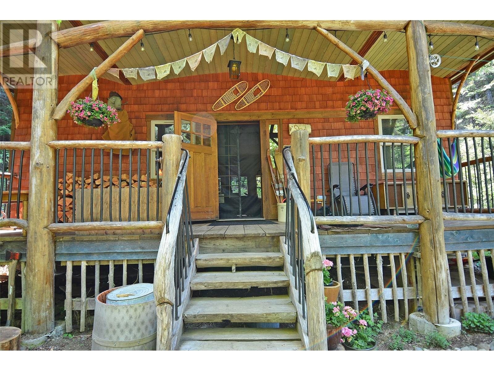 6610 6 Highway, Ymir, British Columbia  V0G 2K0 - Photo 15 - 10349047