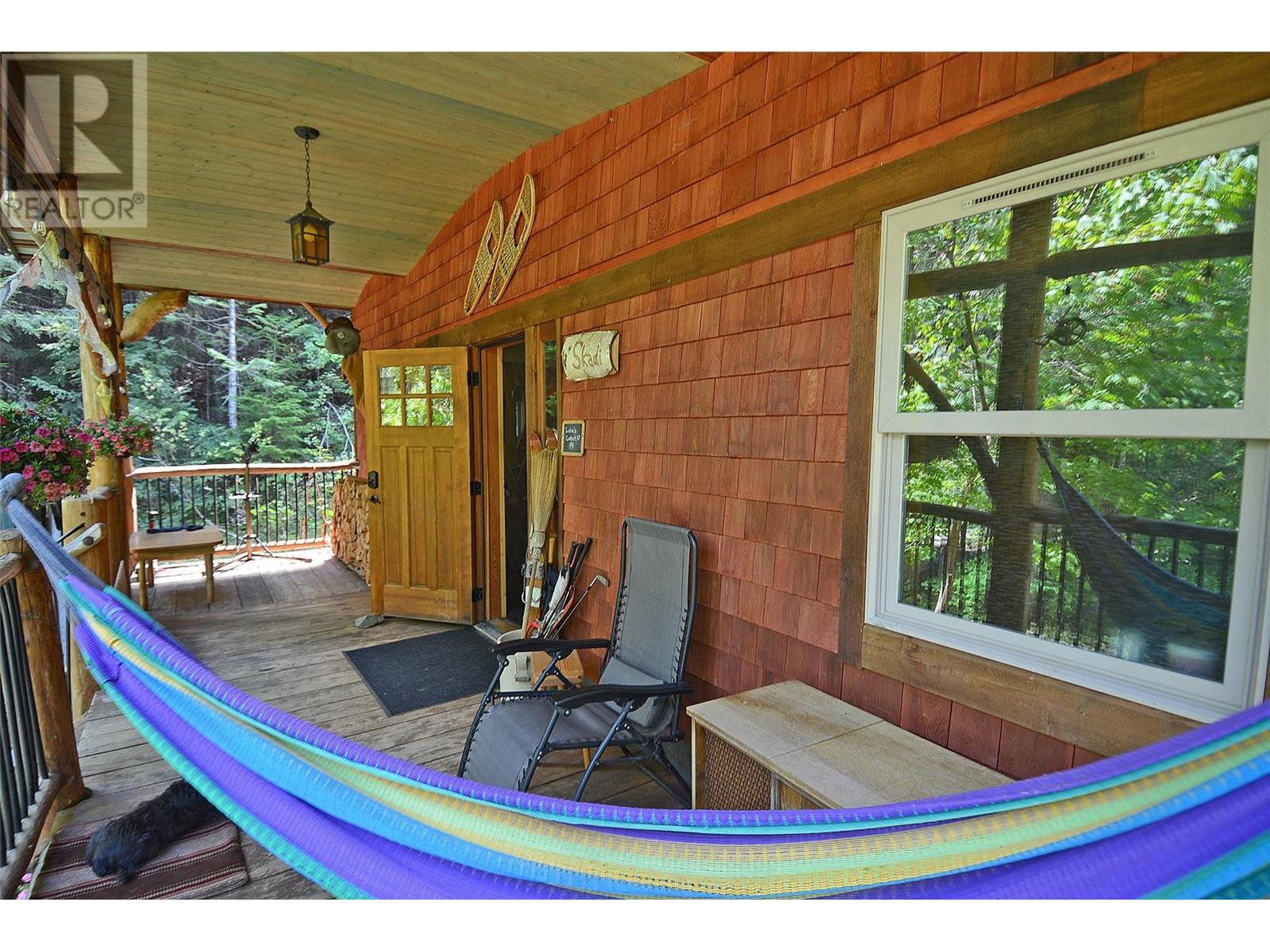 6610 6 Highway, Ymir, British Columbia  V0G 2K0 - Photo 16 - 10349047