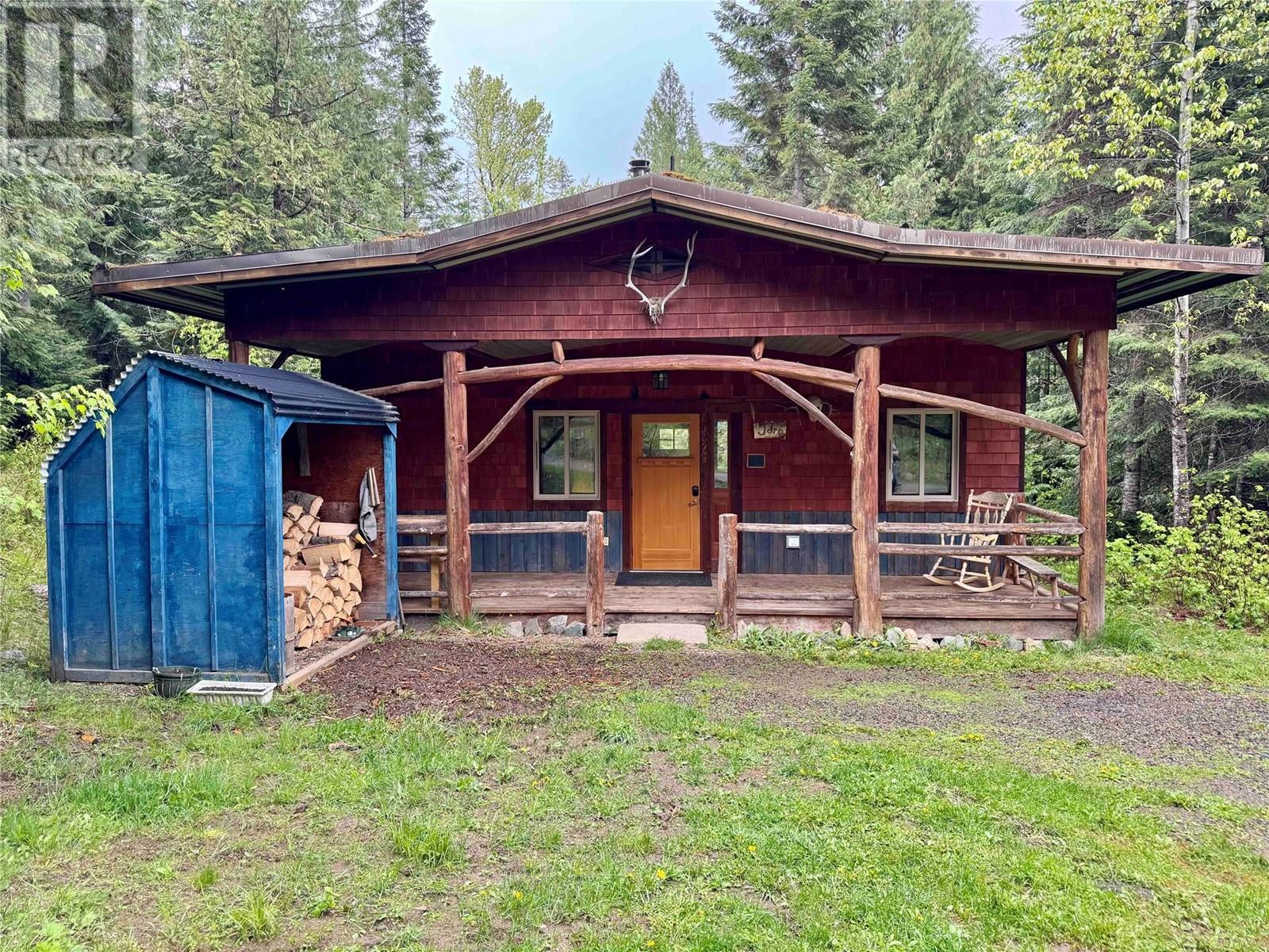 6610 6 Highway, Ymir, British Columbia  V0G 2K0 - Photo 2 - 10349047