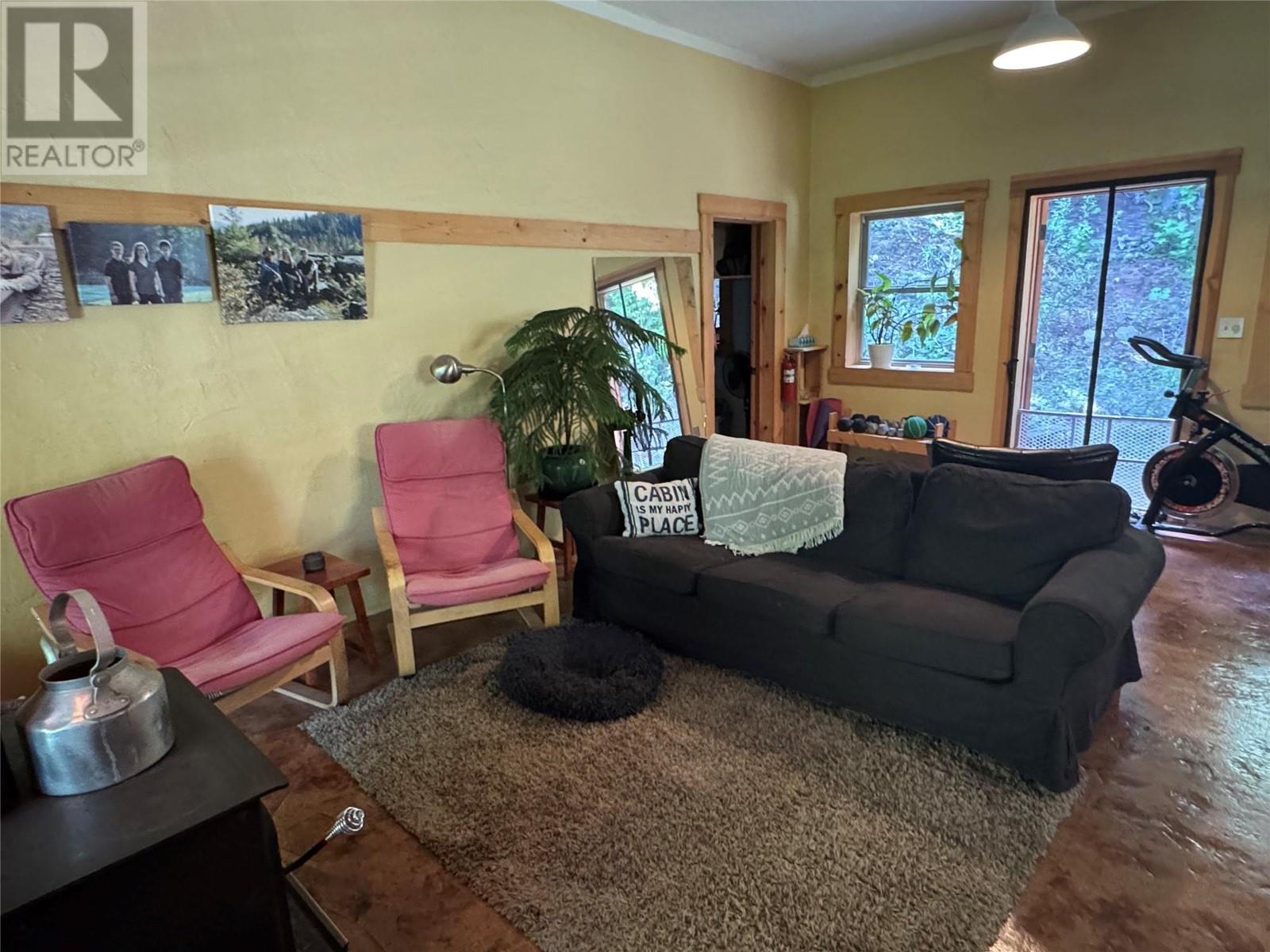 6610 6 Highway, Ymir, British Columbia  V0G 2K0 - Photo 22 - 10349047