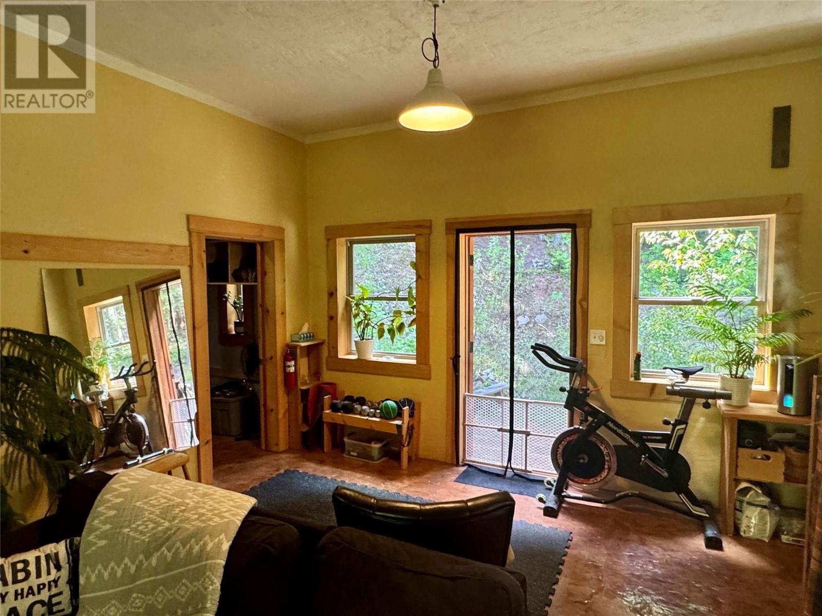 6610 6 Highway, Ymir, British Columbia  V0G 2K0 - Photo 23 - 10349047