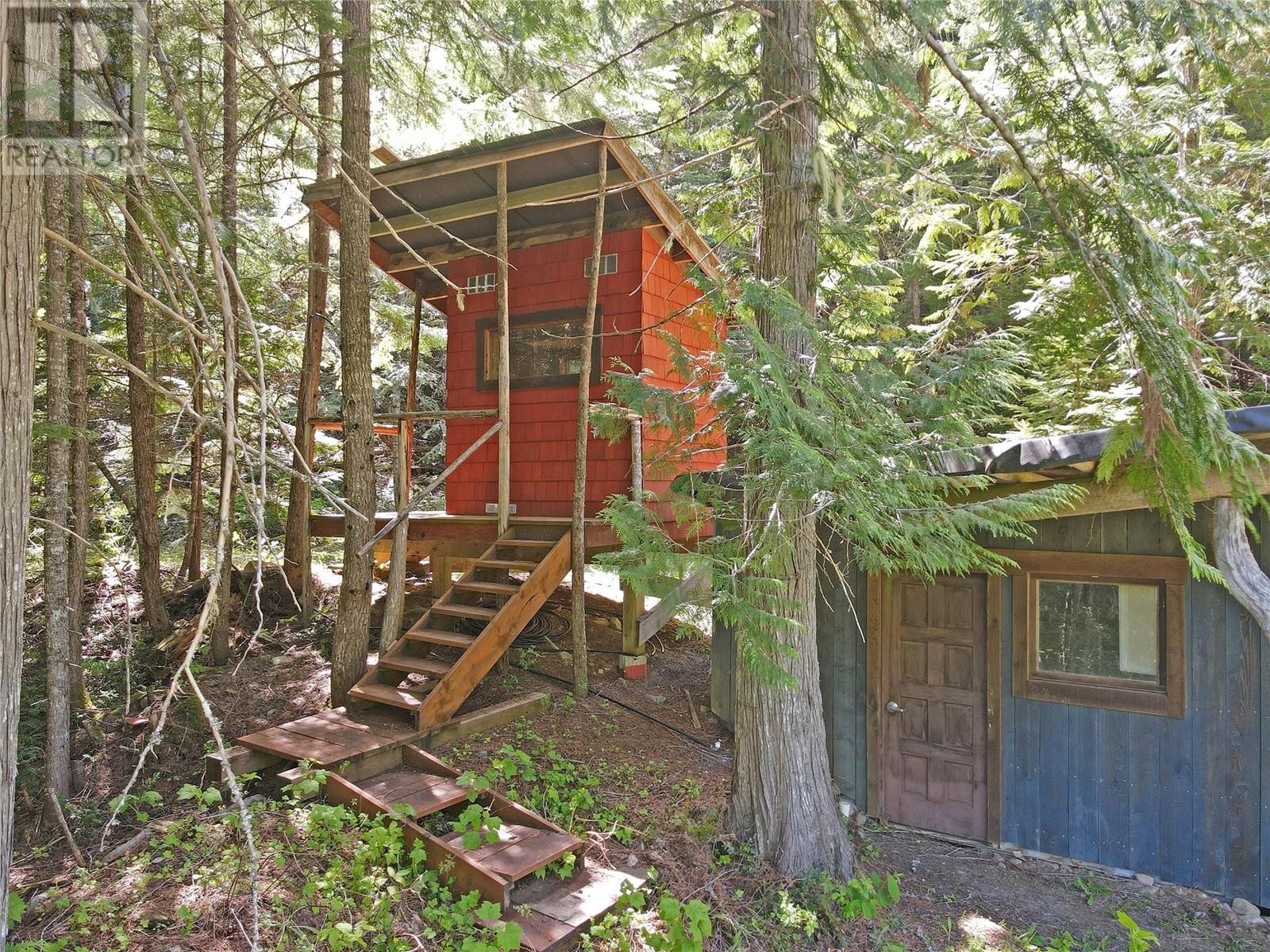 6610 6 Highway, Ymir, British Columbia  V0G 2K0 - Photo 28 - 10349047