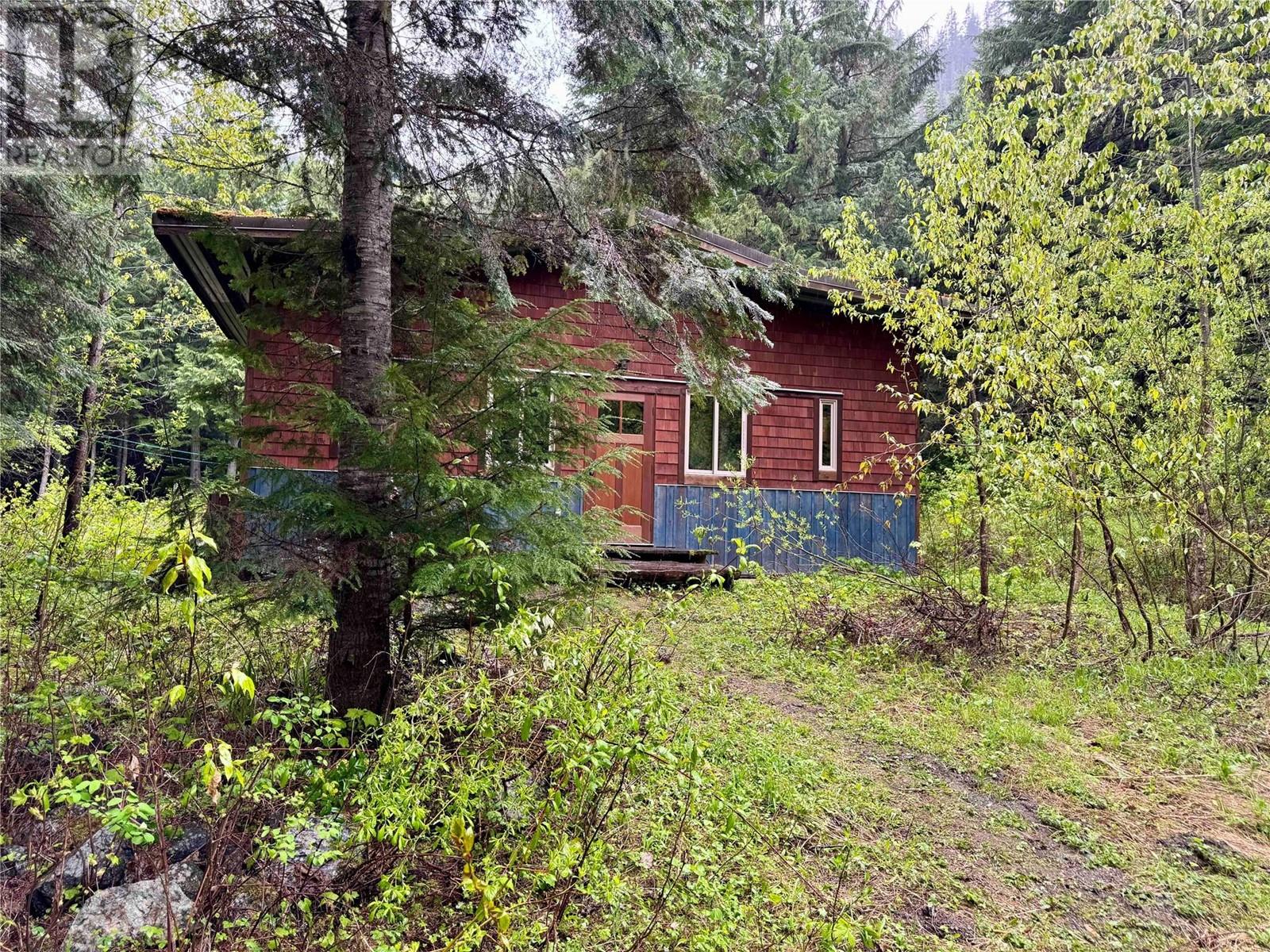6610 6 Highway, Ymir, British Columbia  V0G 2K0 - Photo 6 - 10349047