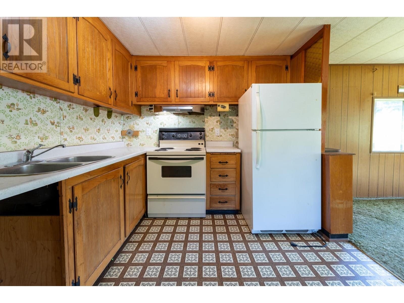 7604 1st Avenue, Ymir, British Columbia  V0G 2K0 - Photo 15 - 10349865
