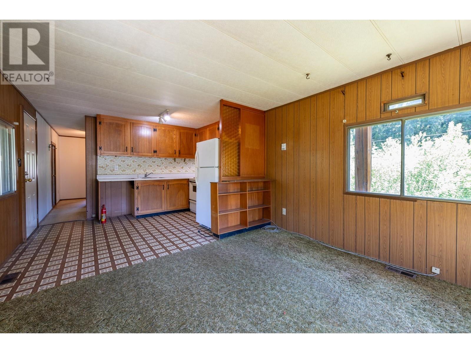 7604 1st Avenue, Ymir, British Columbia  V0G 2K0 - Photo 16 - 10349865