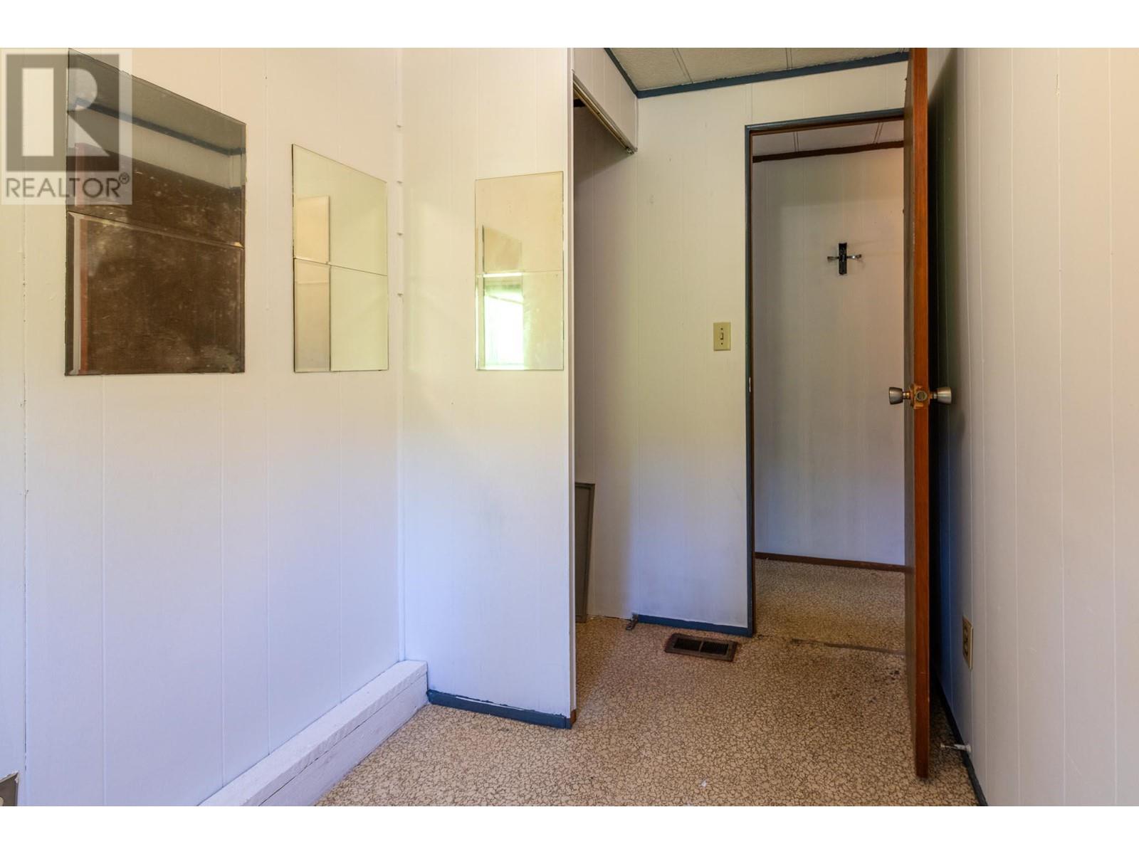 7604 1st Avenue, Ymir, British Columbia  V0G 2K0 - Photo 24 - 10349865