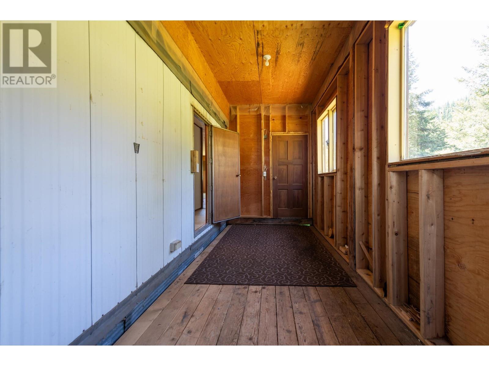 7604 1st Avenue, Ymir, British Columbia  V0G 2K0 - Photo 33 - 10349865