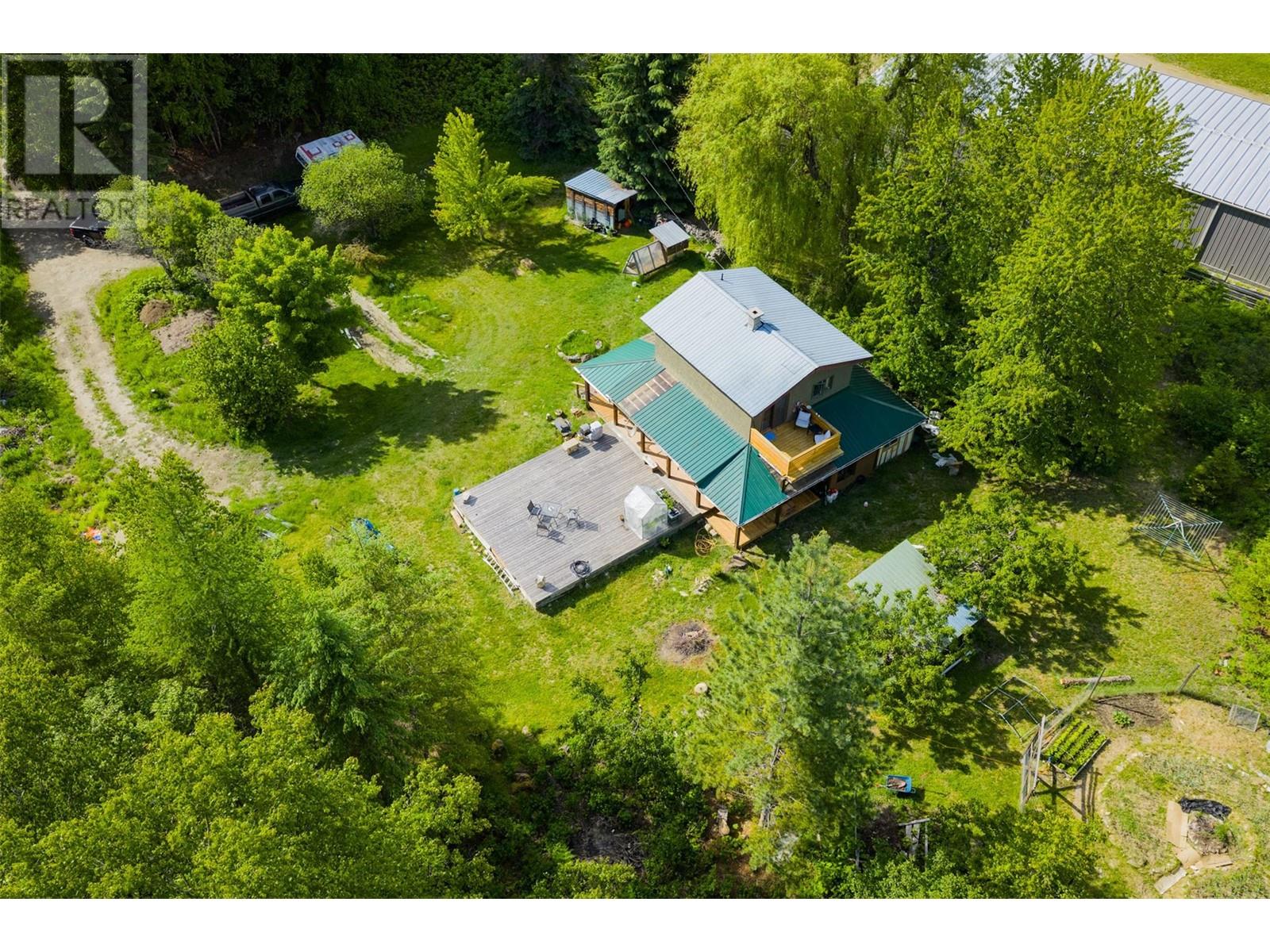 7010 Perrys Cemetary Road, Winlaw, British Columbia  V0G 2J0 - Photo 1 - 10350136