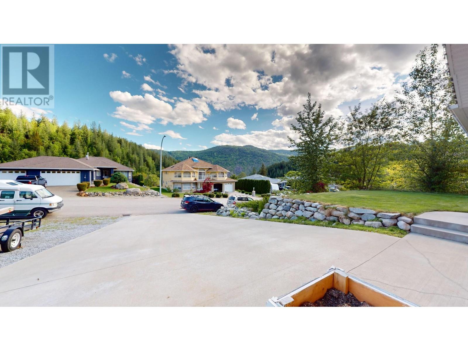 2475 Colin Crescent, Trail, British Columbia  V1R 4T4 - Photo 33 - 10350212