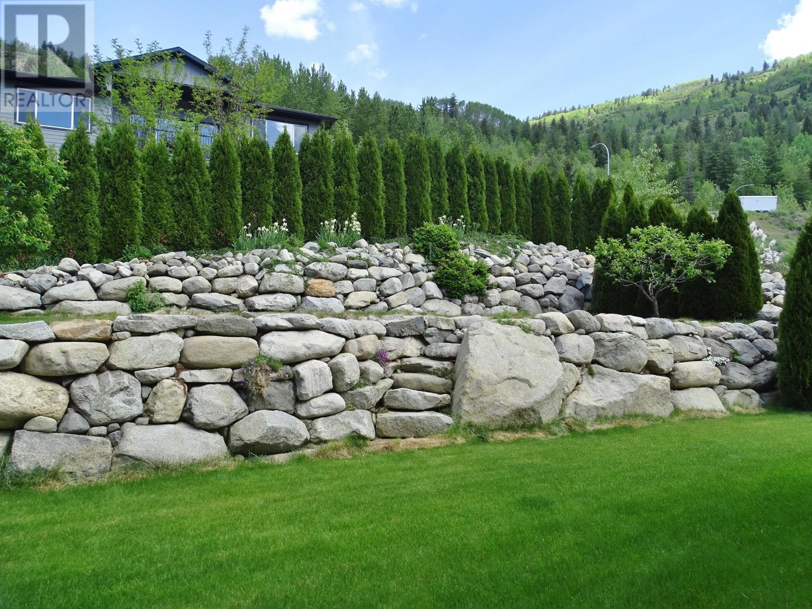 2475 Colin Crescent, Trail, British Columbia  V1R 4T4 - Photo 38 - 10350212