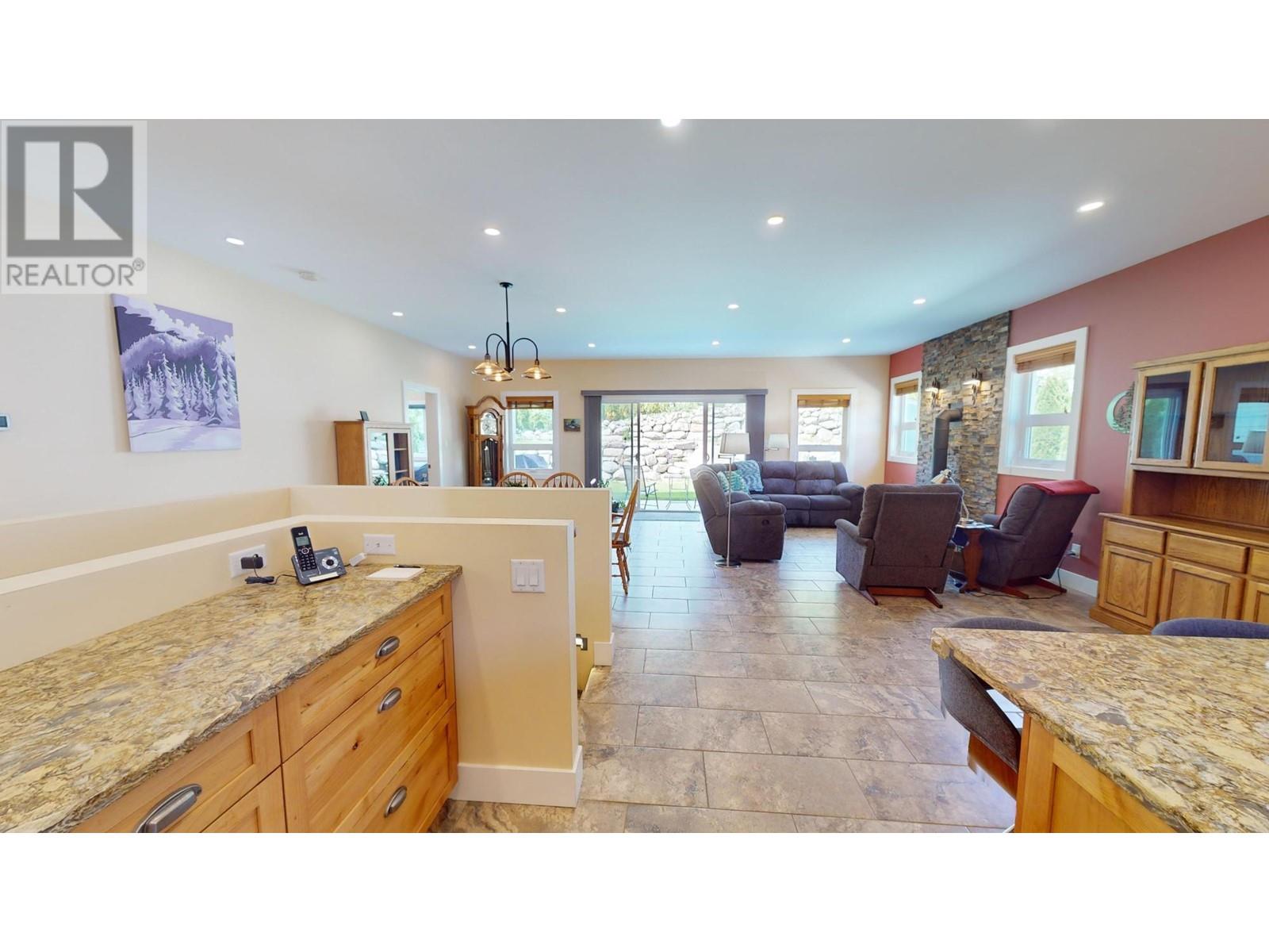 2475 Colin Crescent, Trail, British Columbia  V1R 4T4 - Photo 6 - 10350212