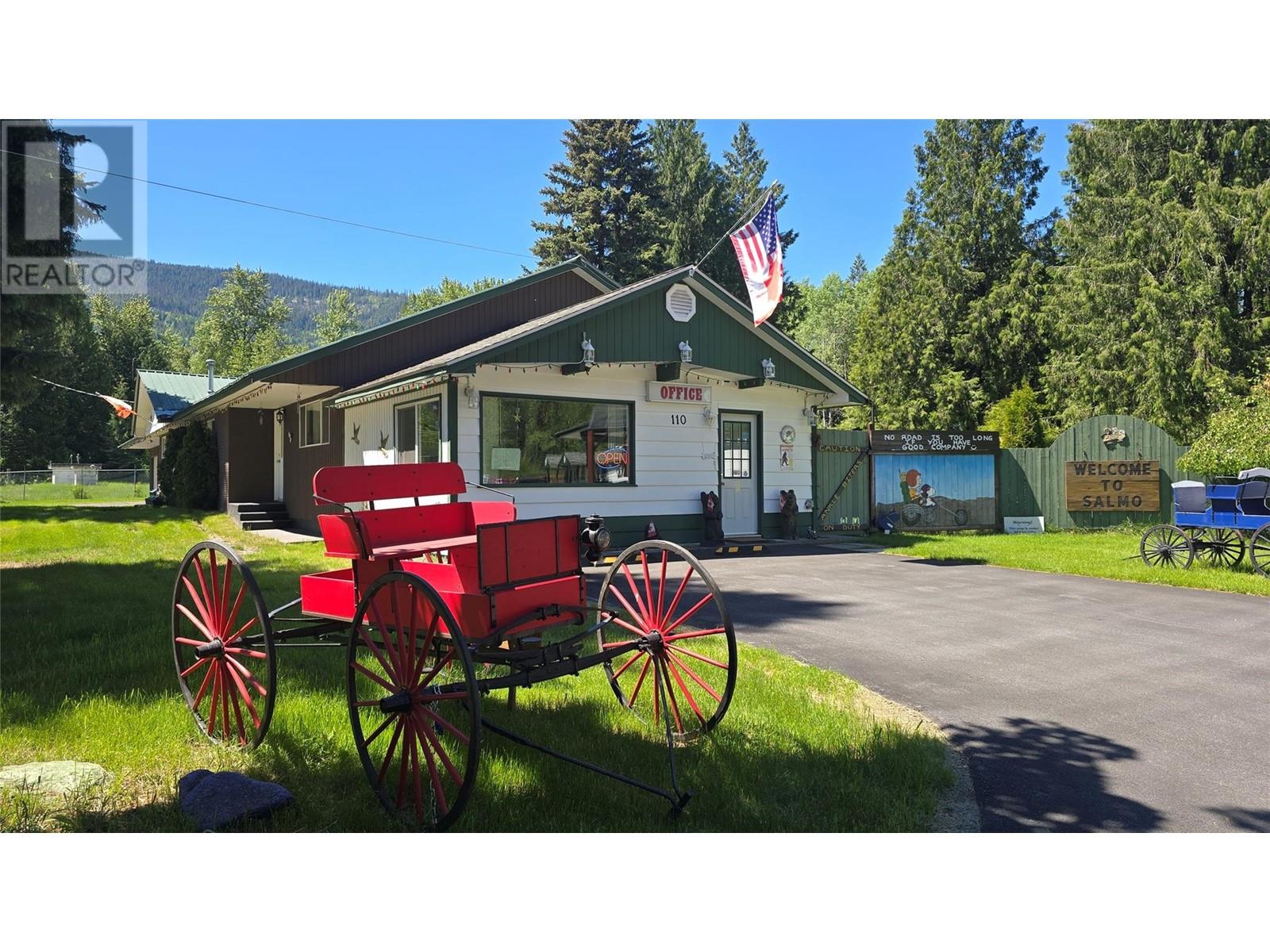 110 & 114 Motel Avenue, Salmo, British Columbia  V0G 1Z0 - Photo 1 - 10350352