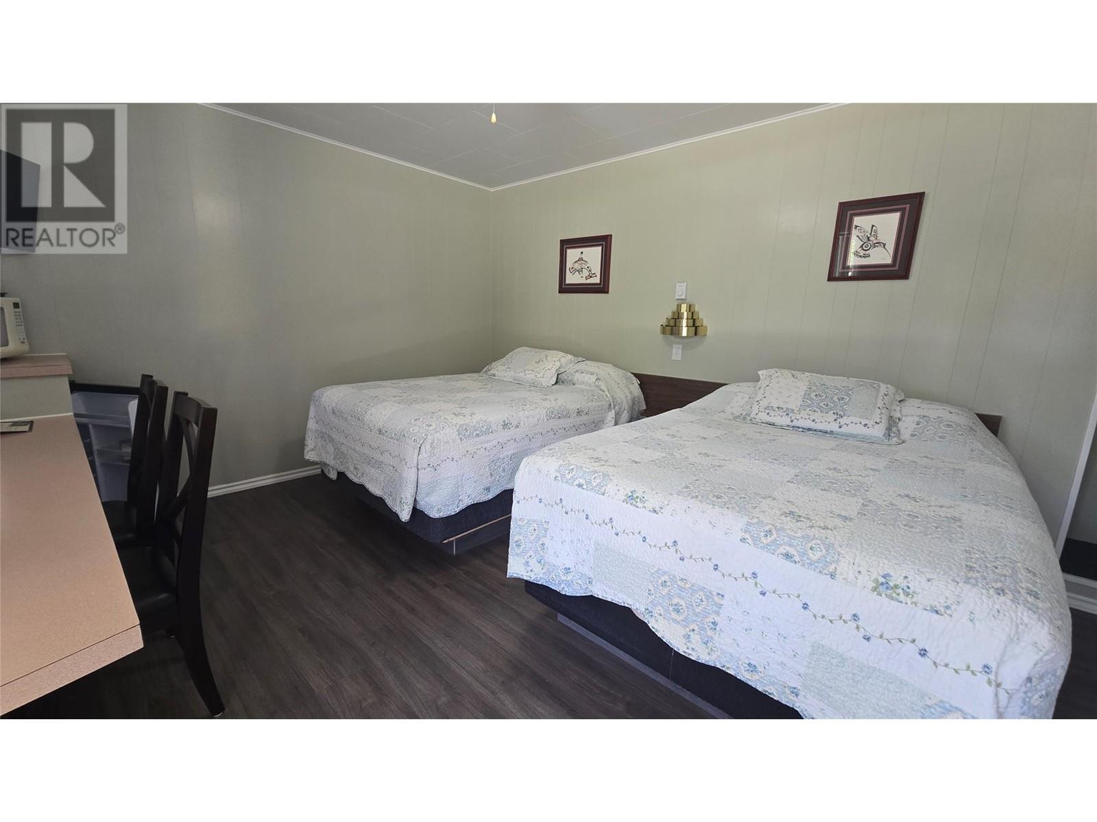 110 & 114 Motel Avenue, Salmo, British Columbia  V0G 1Z0 - Photo 13 - 10350352
