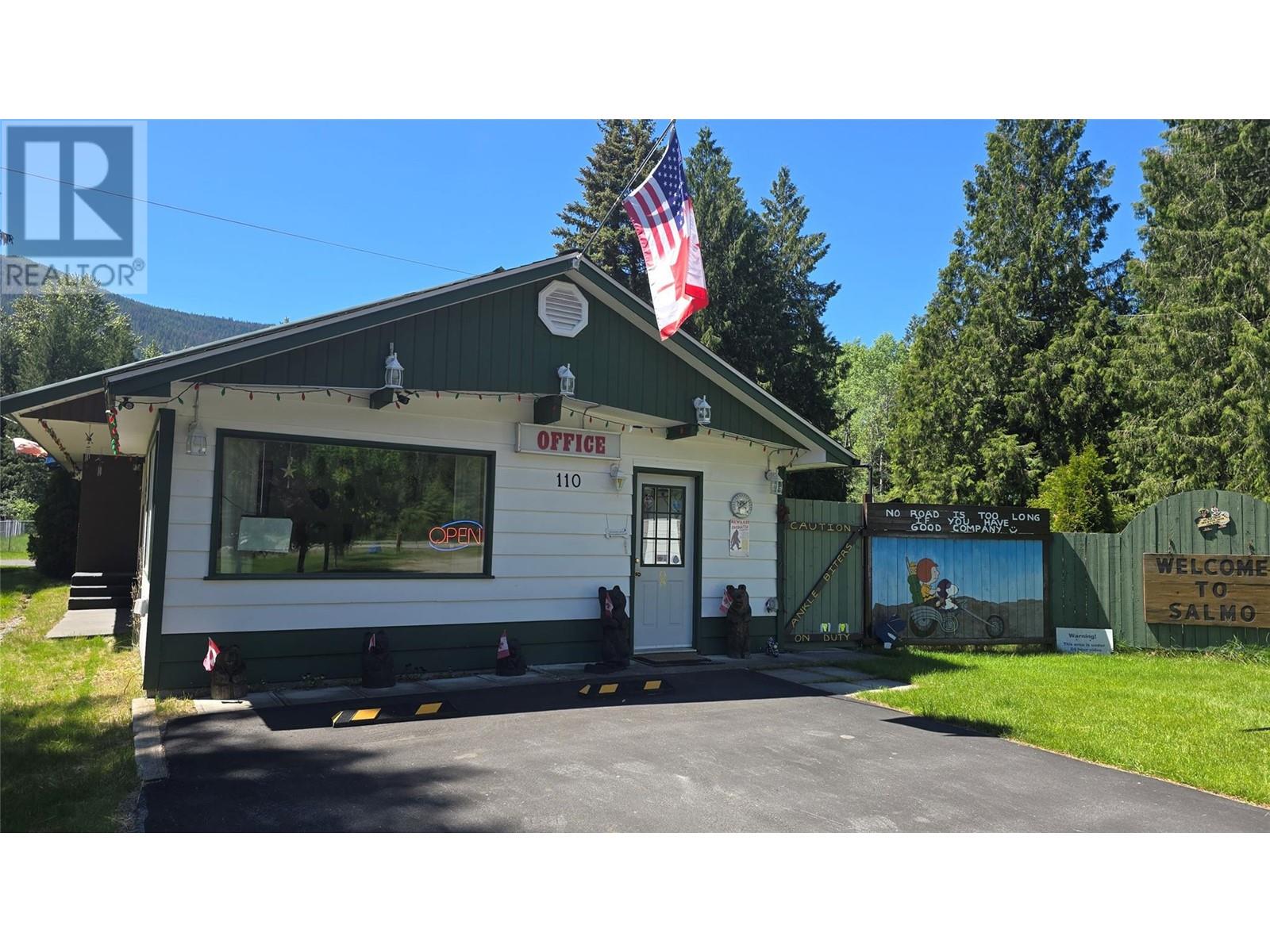 110 & 114 Motel Avenue, Salmo, British Columbia  V0G 1Z0 - Photo 2 - 10350352