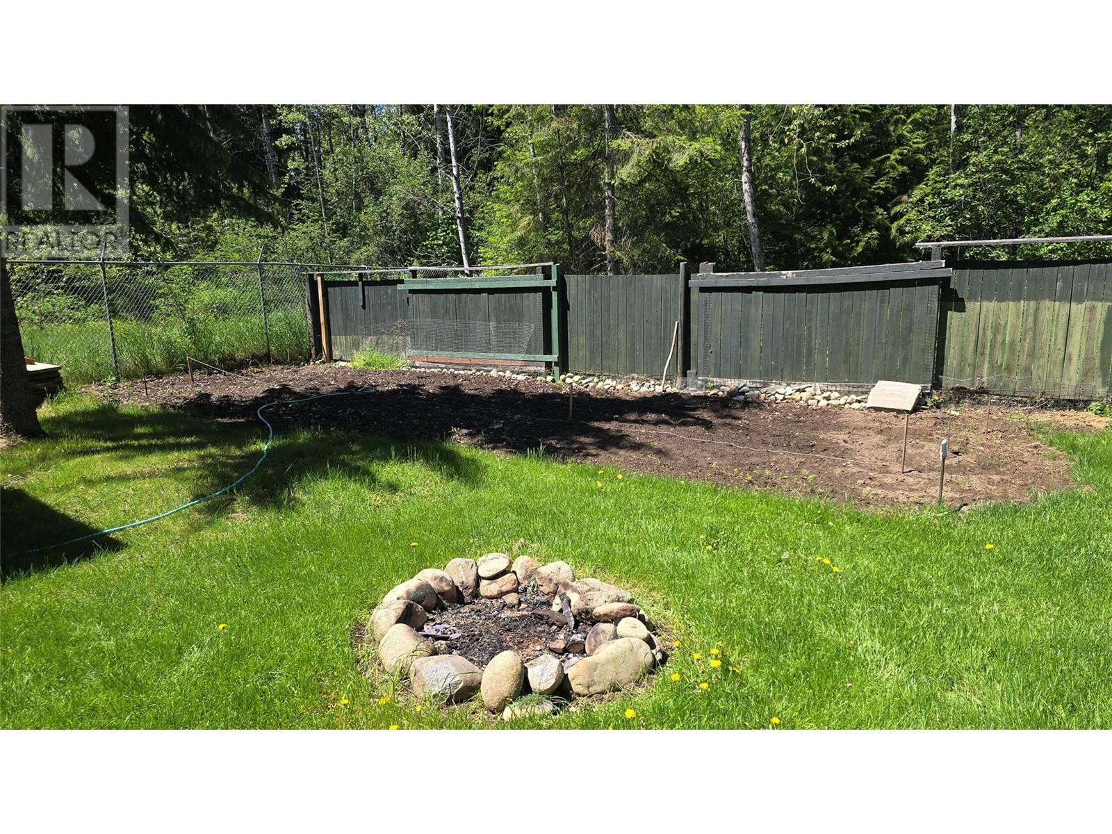 110 & 114 Motel Avenue, Salmo, British Columbia  V0G 1Z0 - Photo 28 - 10350352