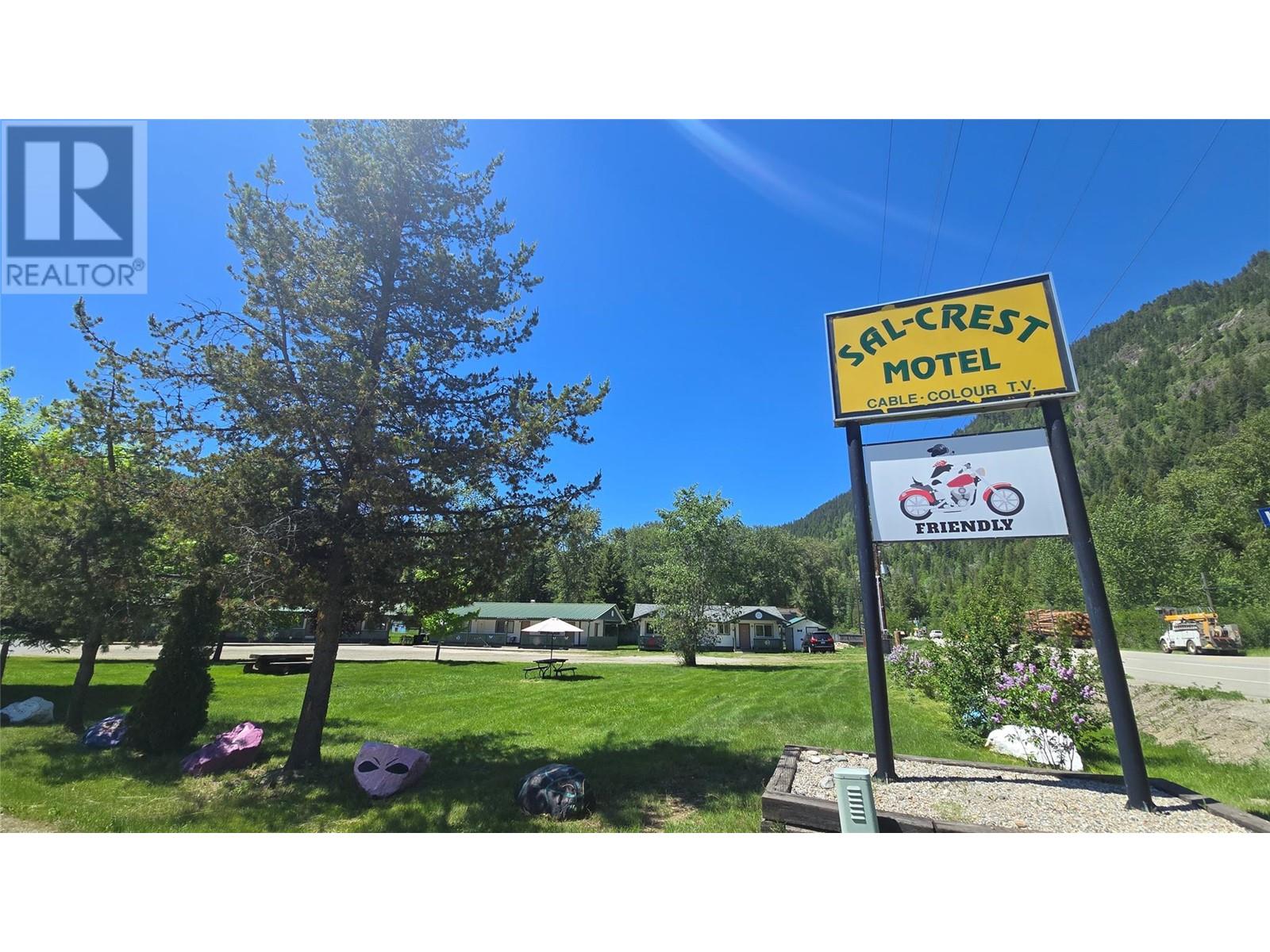 110 & 114 Motel Avenue, Salmo, British Columbia  V0G 1Z0 - Photo 3 - 10350352