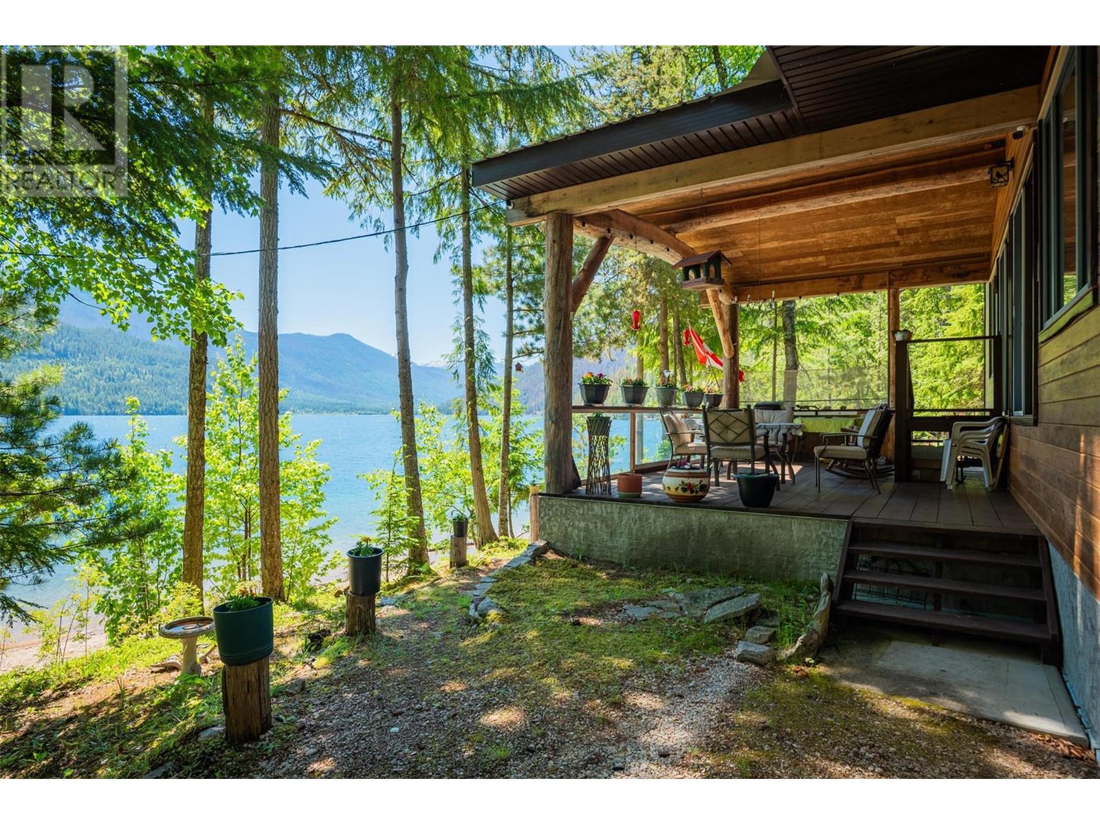 9557 Slocan Lake, Slocan, British Columbia  V0G 2C0 - Photo 11 - 10348772