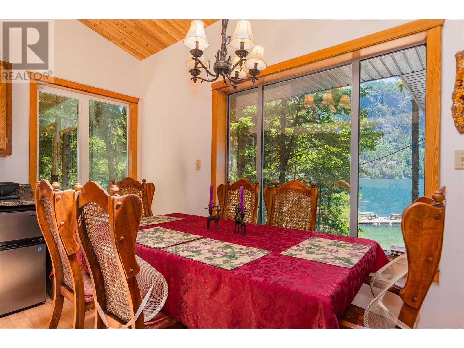 9557 Slocan Lake, Slocan, British Columbia  V0G 2C0 - Photo 18 - 10348772