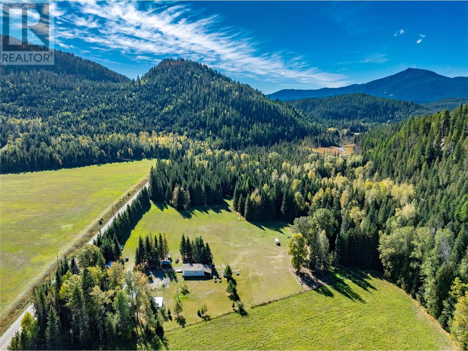 9848 6 Highway, Salmo, British Columbia  V0G 1Z0 - Photo 1 - 10347810