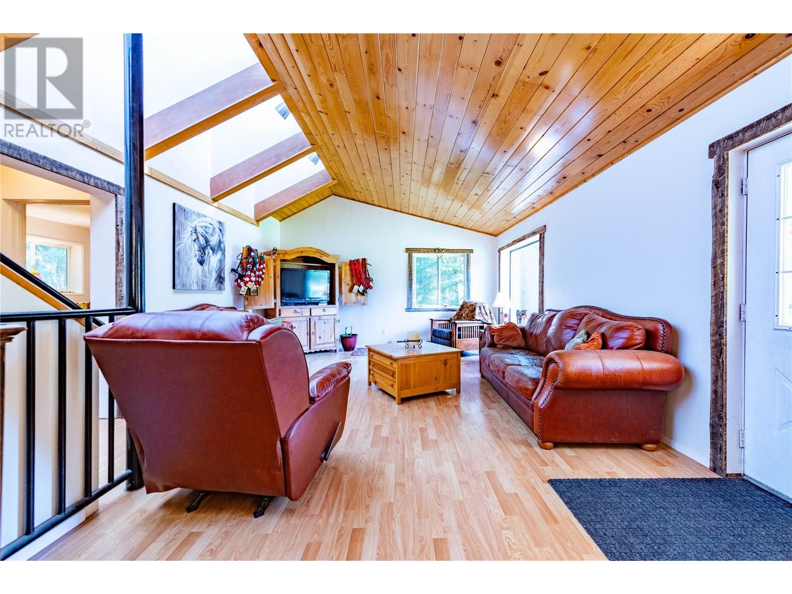 9848 6 Highway, Salmo, British Columbia  V0G 1Z0 - Photo 15 - 10347810