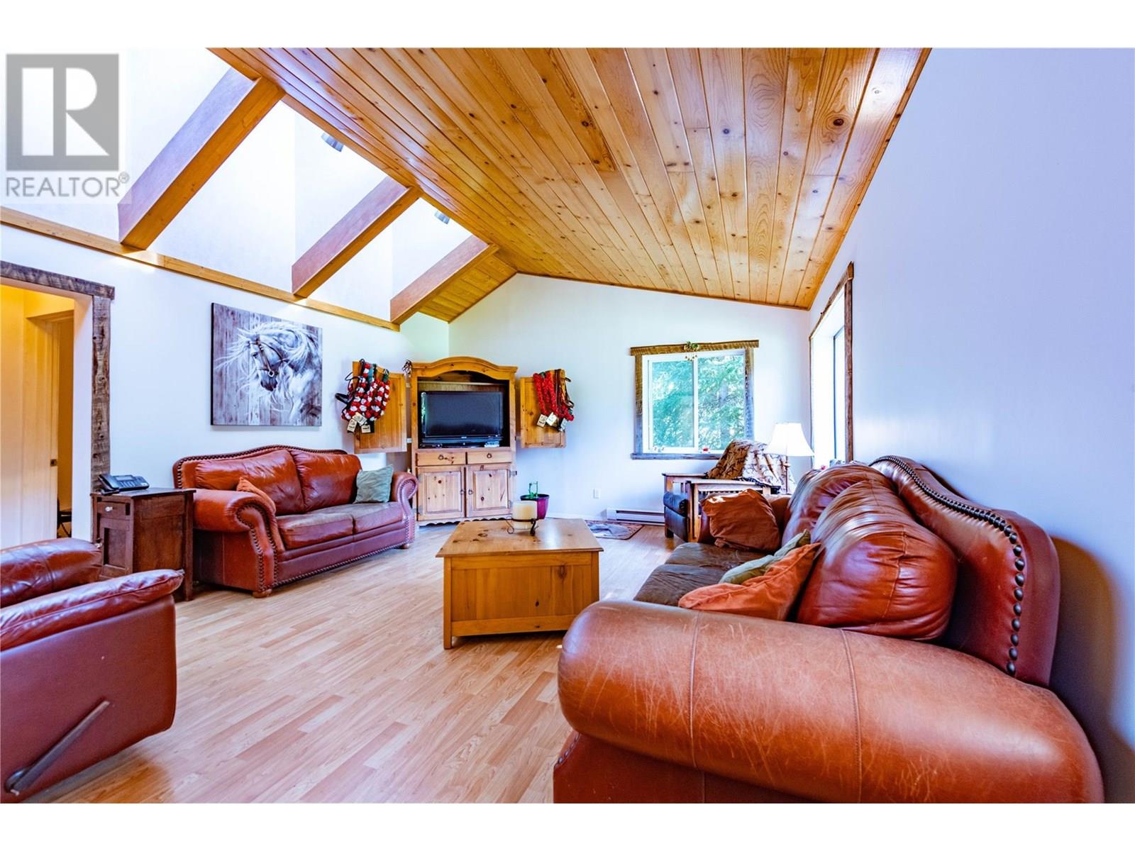 9848 6 Highway, Salmo, British Columbia  V0G 1Z0 - Photo 17 - 10347810