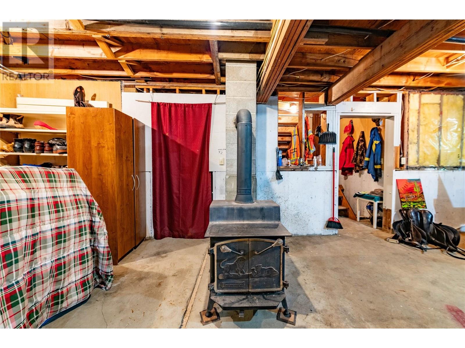9848 6 Highway, Salmo, British Columbia  V0G 1Z0 - Photo 32 - 10347810