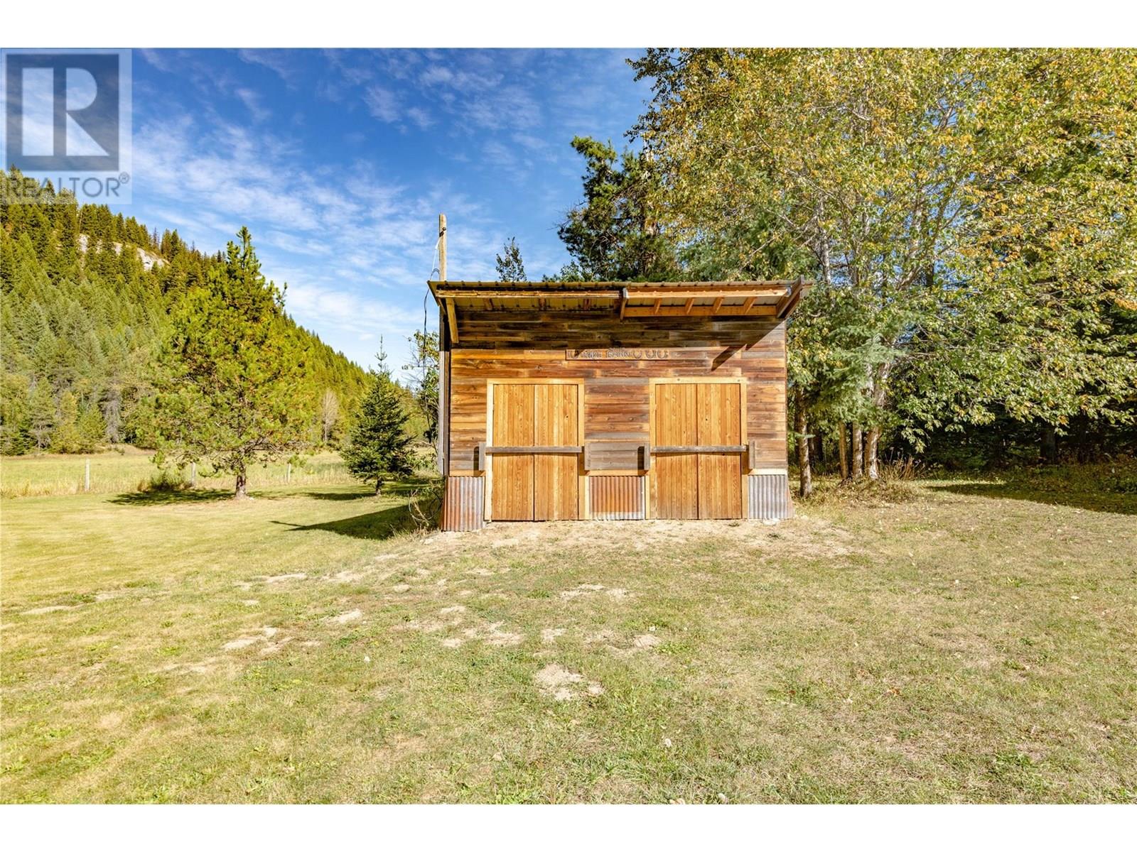 9848 6 Highway, Salmo, British Columbia  V0G 1Z0 - Photo 40 - 10347810