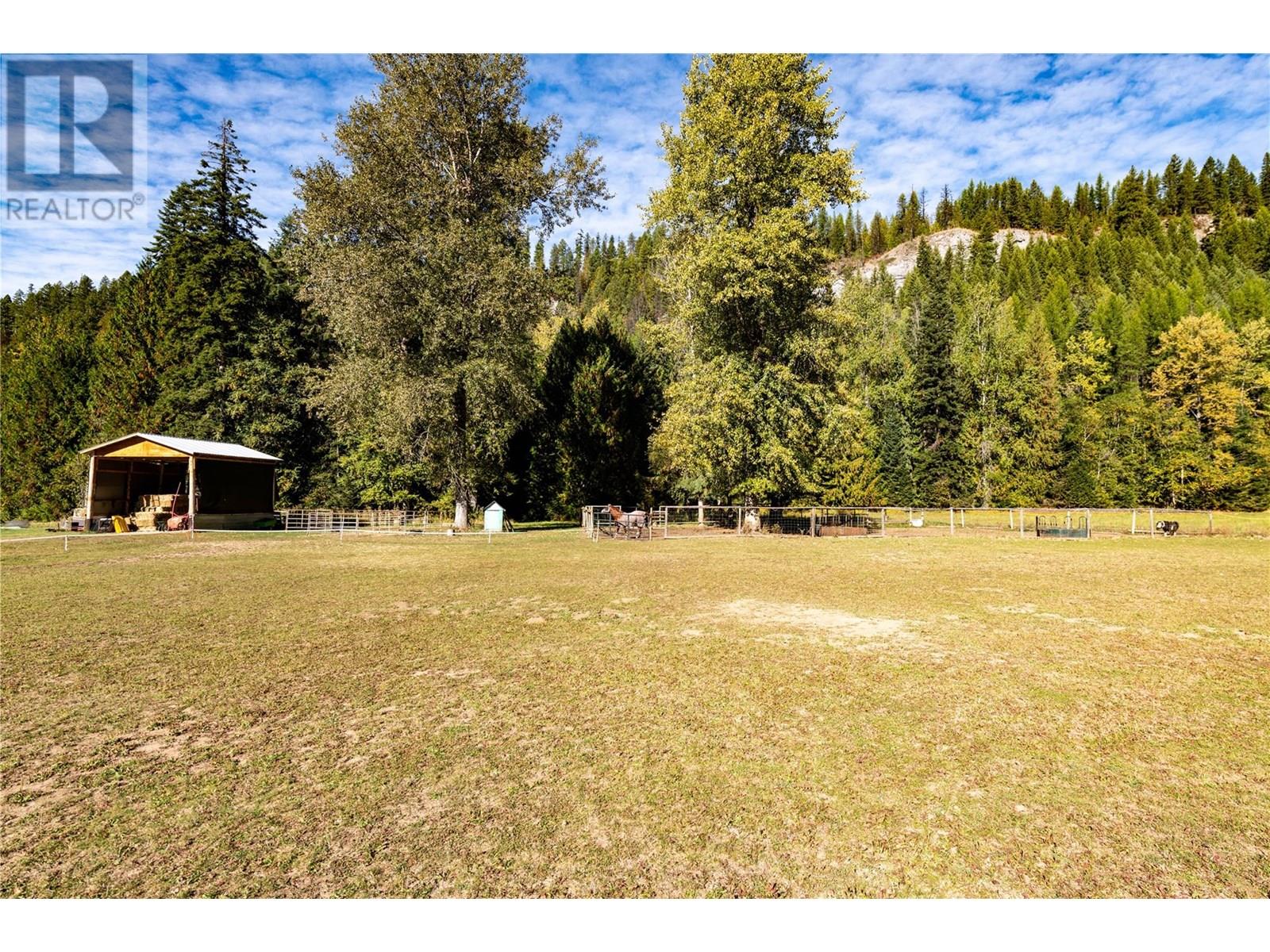 9848 6 Highway, Salmo, British Columbia  V0G 1Z0 - Photo 45 - 10347810