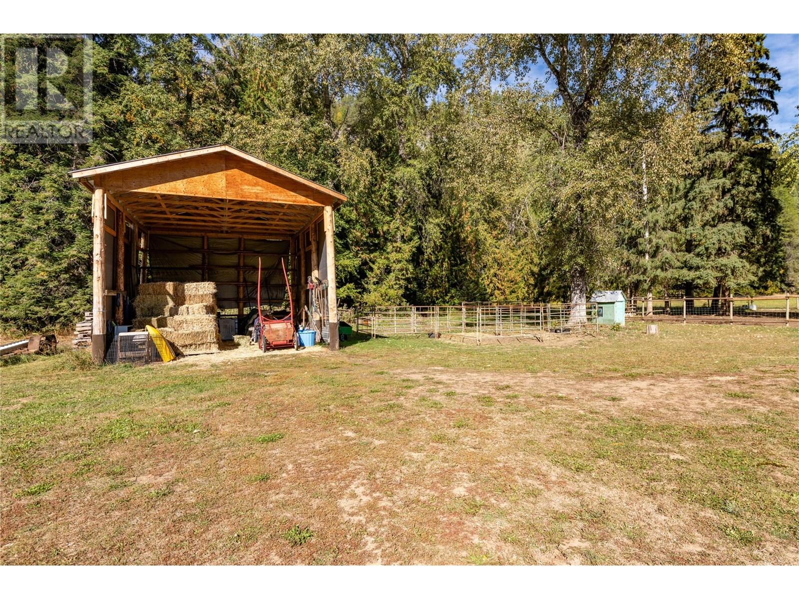 9848 6 Highway, Salmo, British Columbia  V0G 1Z0 - Photo 46 - 10347810