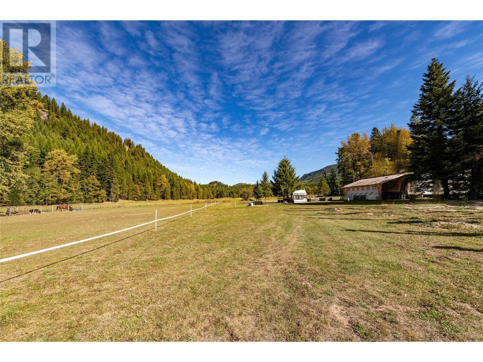 9848 6 Highway, Salmo, British Columbia  V0G 1Z0 - Photo 51 - 10347810