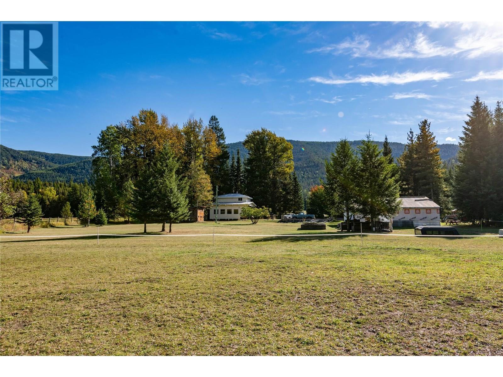 9848 6 Highway, Salmo, British Columbia  V0G 1Z0 - Photo 6 - 10347810