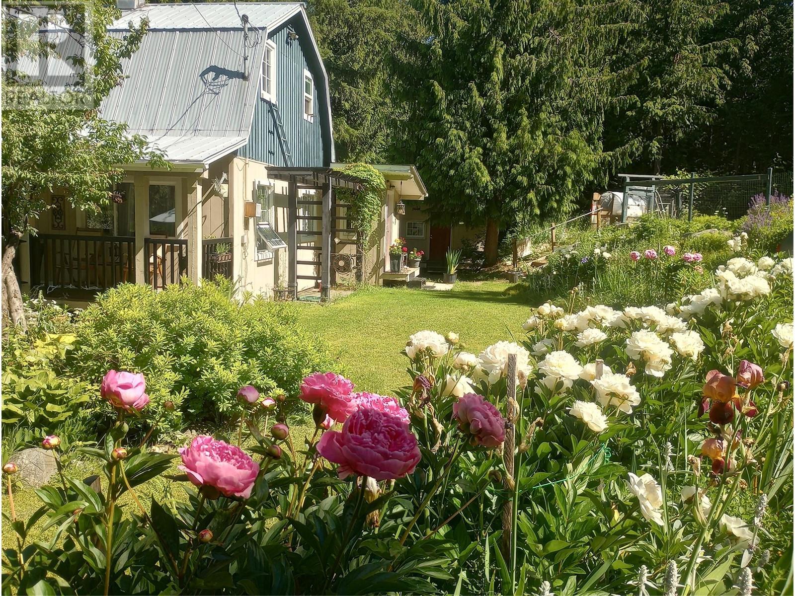 7812 6 Highway, Fauquier, British Columbia  V0G 1K0 - Photo 23 - 10350417