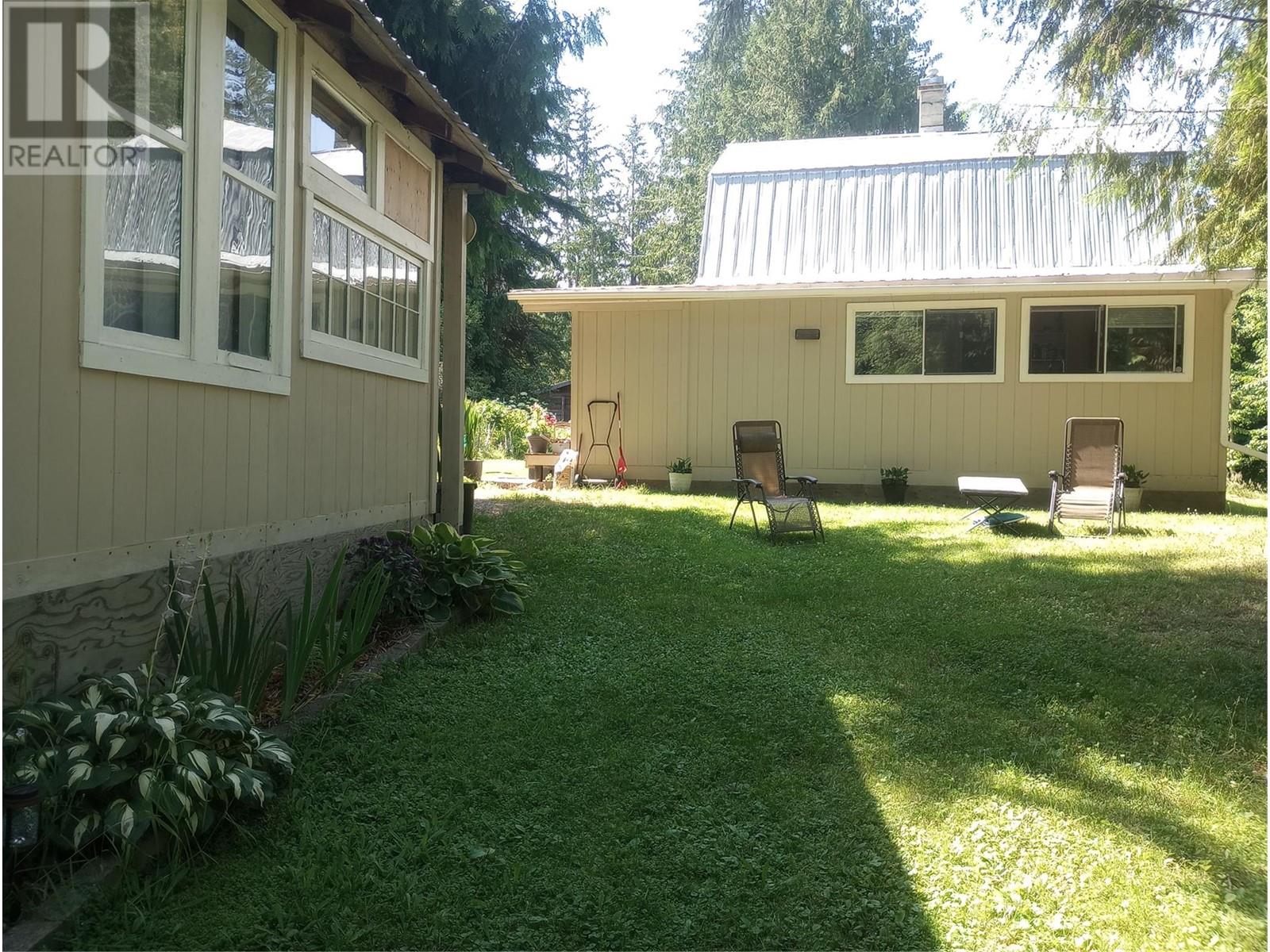 7812 6 Highway, Fauquier, British Columbia  V0G 1K0 - Photo 24 - 10350417