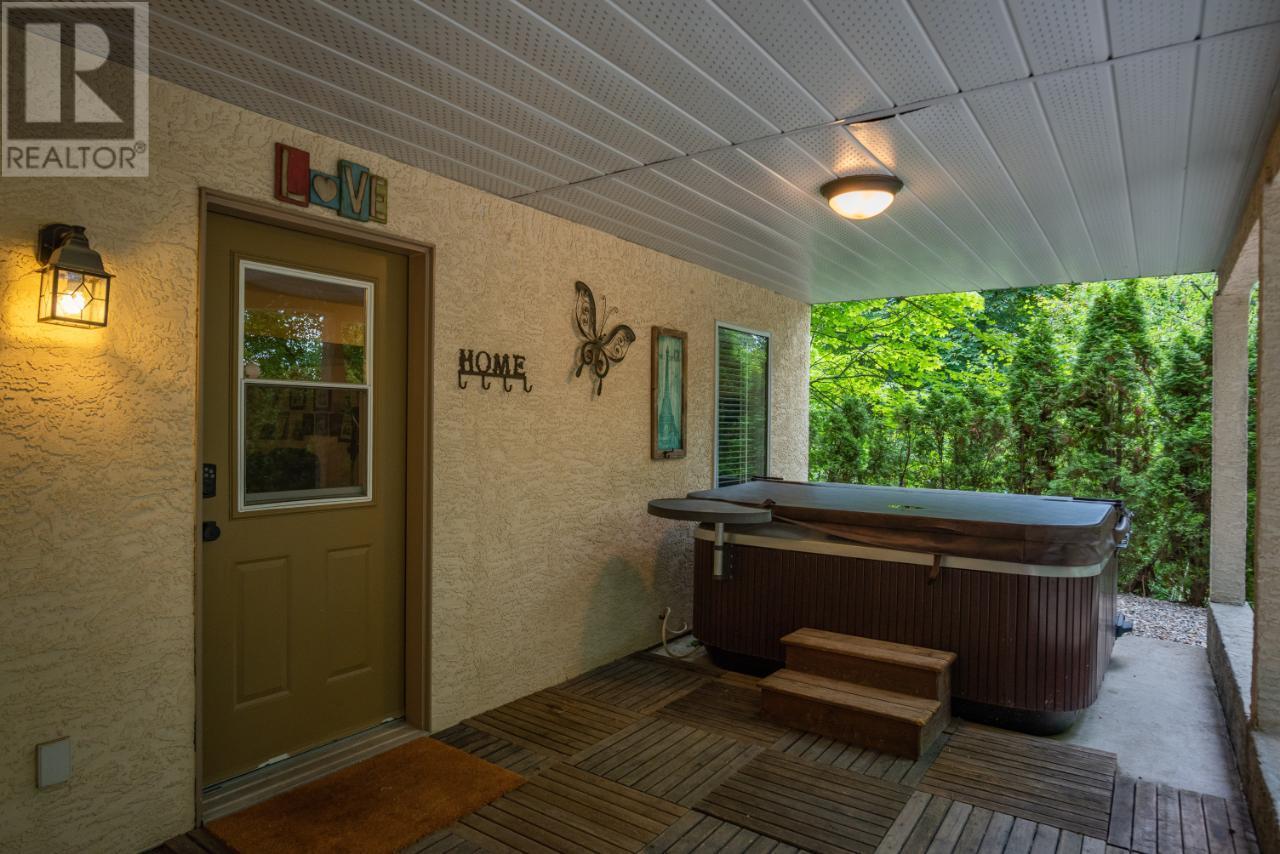 1611 Park Street, Rossland, British Columbia  V0G 1Y0 - Photo 65 - 10350597