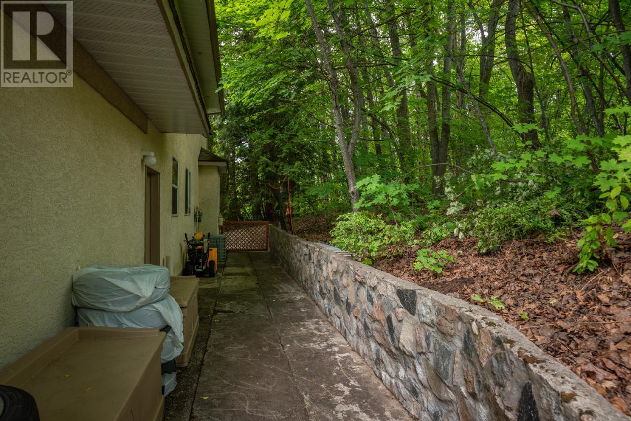 1611 Park Street, Rossland, British Columbia  V0G 1Y0 - Photo 79 - 10350597