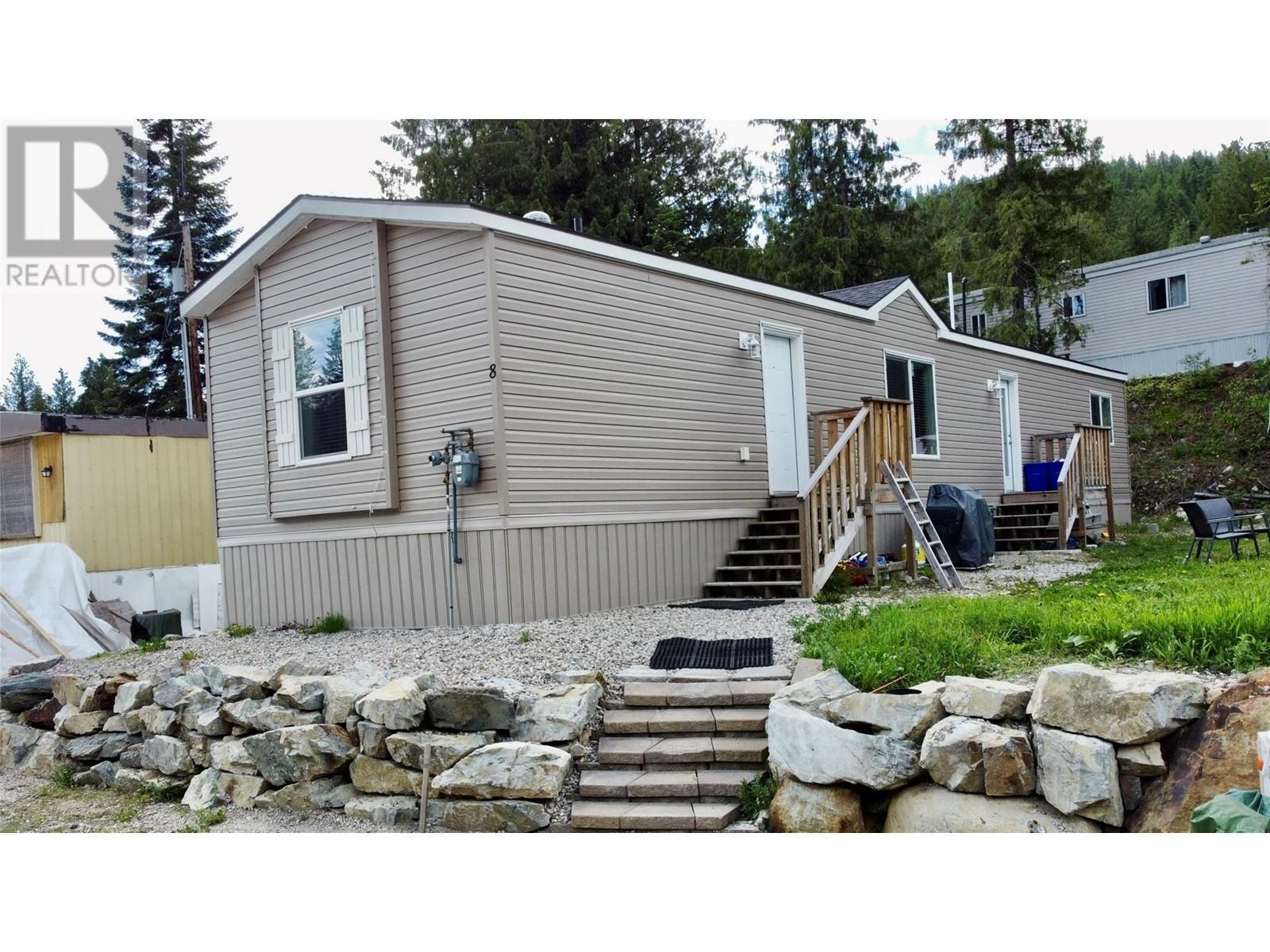 891 Monte Vista Drive Unit# 8, Rossland, British Columbia  V0G 1Y0 - Photo 1 - 10350441