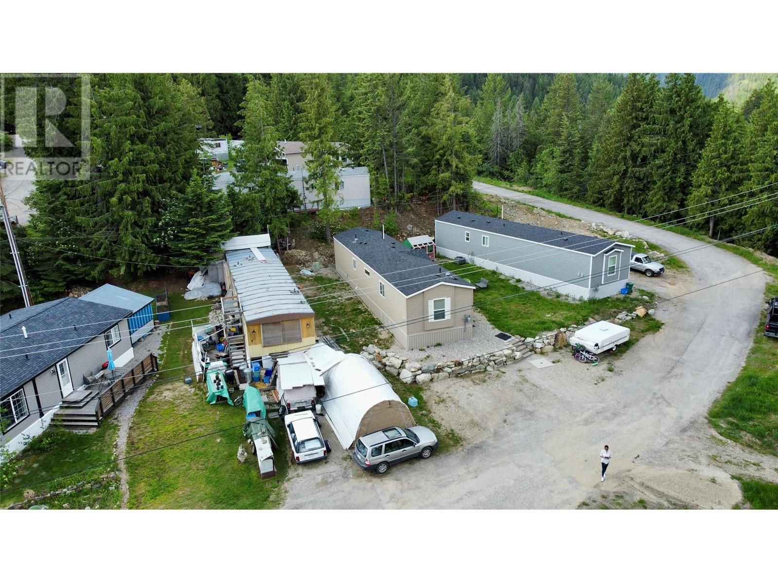 891 Monte Vista Drive Unit# 8, Rossland, British Columbia  V0G 1Y0 - Photo 4 - 10350441