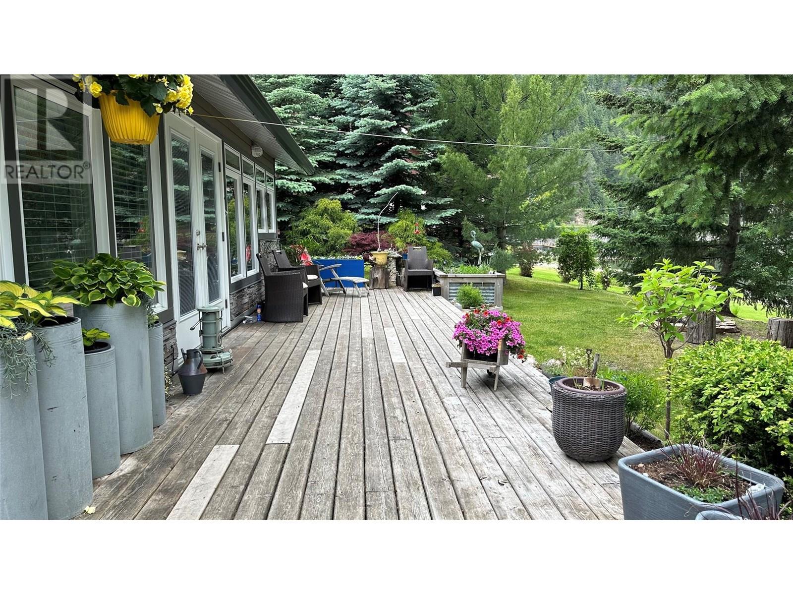 605 Sixth Avenue, Lardeau, British Columbia  V0G 1M0 - Photo 11 - 10349289